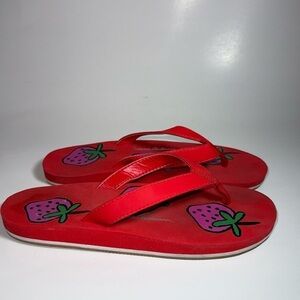 Hannah Andersson strawberry print flip flops. Size 3.5.